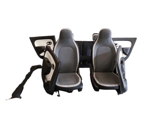Sæde sæt RENAULT TWINGO III (BCM_, BCA_) 0.9 TCe 90 (BCM9, BCM2) (90 hp) 25102870
