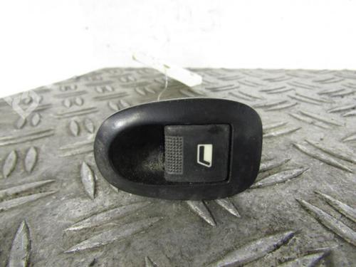 Used Left front window switch Left front window switch PEUGEOT 1007 (KM_) 1.4 (75 hp) 10588449 10588449