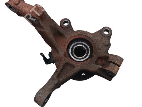 Achsschenkel links vorne für DACIA SANDERO II TCe 90 (B8M1, B8MA, B8AC) (90 hp) 30881681