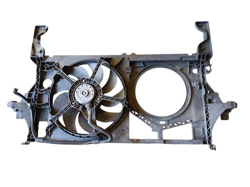 Used Radiator fan RENAULT MASTER II Van (FD) 2.5 dCi (FD01, FD02, FD21, FD22, FD31, FD32, FD3Y, FD71,... (120 hp) 32685798