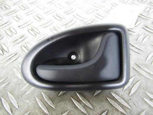 Højre bagtil invendig håndtag RENAULT CLIO II (BB_, CB_) 1.5 dCi (B/CB07) (65 hp) 25091771