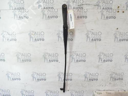 Used Front windshield wiper arm OPEL ASTRA H (A04) 1.7 CDTI (L48) (100 hp) 25097636