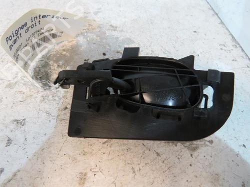 Used Front right interior door handle Front right interior door handle PEUGEOT 206+ (2L_, 2M_) 1.1 (60 hp) 25092573 25092573