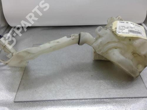 Used Windscreen washer tank Windscreen washer tank CITROËN C3 II (SC_) 1.1 i (60 hp) 10583181 10583181