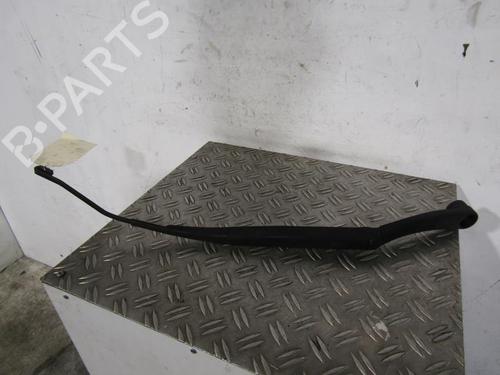 Used Front windshield wiper arm HYUNDAI i10 I (PA) 1.1 CRDi (75 hp) 25108635