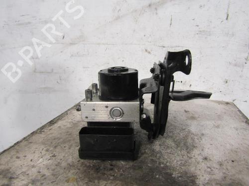 Used ABS pump TOYOTA YARIS (_P9_) 1.0 VVT-i (KSP90_, KSP90R) (69 hp) 25096490