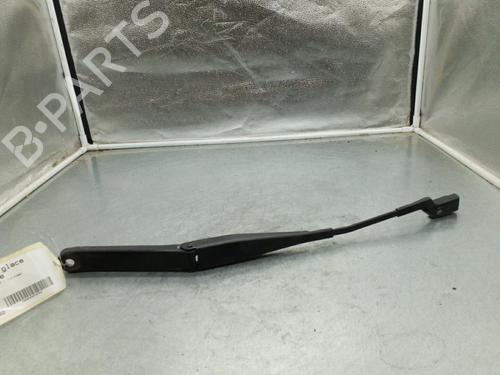 Used Front windshield wiper arm FORD FIESTA VI (CB1, CCN) 1.4 TDCi (68 hp) 25088986
