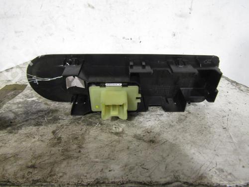 Used Right front window switch Right front window switch RENAULT CLIO IV (BH_) 1.5 dCi 75 (75 hp) 25063569 25063569