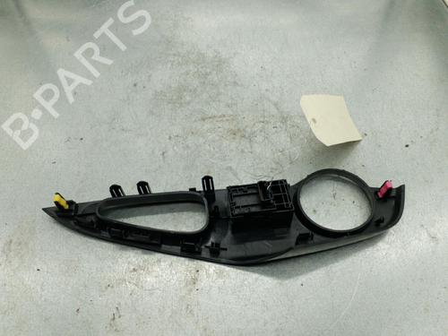 Used Right rear window switch Right rear window switch TOYOTA COROLLA Hatchback (_E21_, _EA1_, _EH1_) 1.8 Hybrid (ZWE211) (98 hp) 25104736 25104736