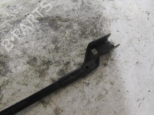 Used Front windshield wiper arm SEAT IBIZA IV (6J5, 6P1) 1.4 TDI (80 hp) 25078615