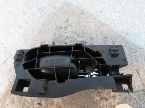 Front left interior door handle PEUGEOT 407 (6D_) 2.0 HDi 135 (6DRHRH, 6DRHRE, 6DRHRG, 6DRHRJ) | BP25067059I13 