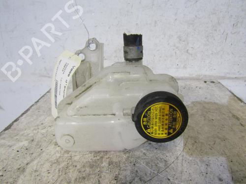 Used Expansion tank TOYOTA YARIS (_P13_) 1.5 Hybrid (NHP130_, NHP130) (101 hp) 25106562