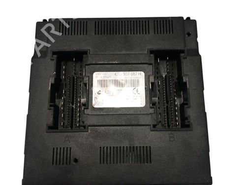 Fuse box SKODA FABIA II (542) 1.6 TDI | BP33723830E1 - Image 2