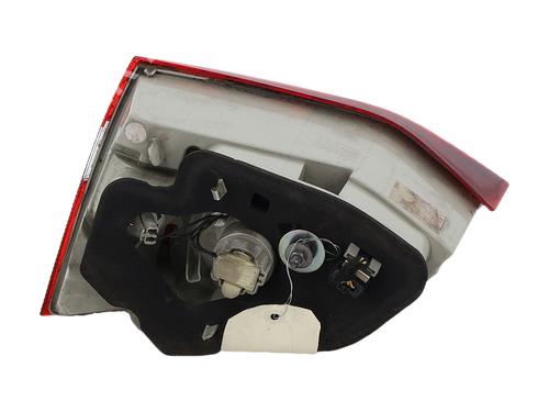 Used Left tailgate light Left tailgate light PEUGEOT 308 SW II (LC_, LJ_, LR_, LX_, L4_) 1.6 BlueHDi 120 (120 hp) 39084425 39084425