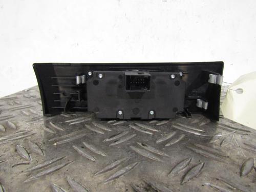 Switch BMW 5 (E60) 525 d | BP25069951I30 