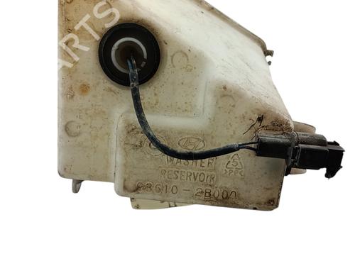 Windscreen washer tank HYUNDAI SANTA FÉ II (CM) 2.2 CRDi GLS 4x4 | BP30576781C113