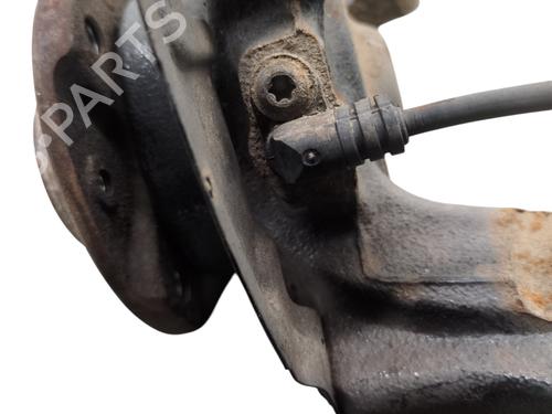 Used Left front steering knuckle RENAULT TWINGO III (BCM_, BCA_) 0.9 TCe 95 (92 hp) 30968987