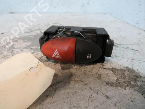 Used Warning switch RENAULT TWINGO II (CN0_) 1.5 dCi (CN0E) (64 hp) 25109755