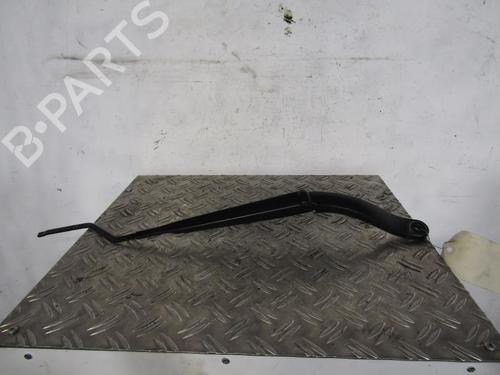 Used Front windshield wiper arm RENAULT MEGANE IV Grandtour (K9A/M/N_) 1.2 TCe 130 (K9MR) (130 hp) 25069889