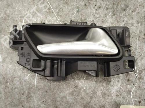Used Front right interior door handle Front right interior door handle PEUGEOT 508 II (FB_, FH_, F3_) Hybrid 225 (F35GQU) (224 hp) 25075017 25075017