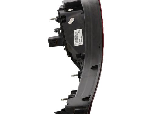 left-tailgate-light-renault-megane-iv-hatchback-b9amn_-2015-33610435 main image