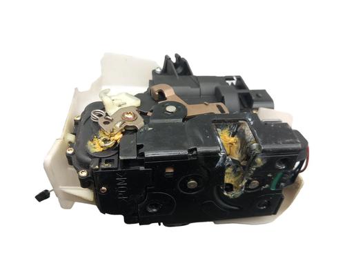 Venstre foran lås VW PASSAT B5.5 (3B3) 1.9 TDI | BP25099335C98 