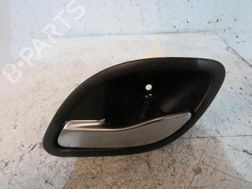Venstre fortil invendig håndtag RENAULT LAGUNA II (BG0/1_) 2.0 16V (BG00, BG0K, BG0P, BG0W) (135 hp) 25067575