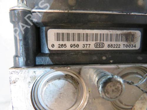 Used ABS pump RENAULT CLIO III Hatchback Van (SB_, SR_) 1.5 dCi (68 hp) 25067602