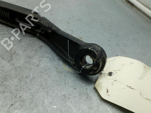 Used Front windshield wiper arm NISSAN MICRA III (K12) 1.5 dCi (86 hp) 25103649