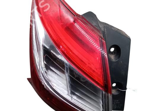 left-taillight-nissan-pulsar-hatchback-c13-2014-33307929 main image