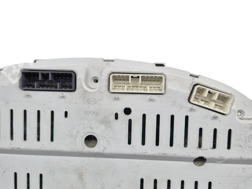 Used Instrument cluster HYUNDAI TUCSON (JM) 2.0 CRDi (140 hp) 30566169