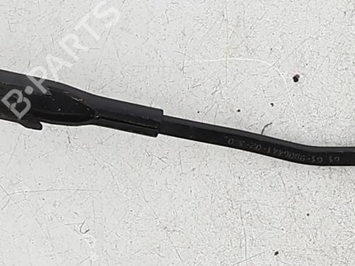 Used Front windshield wiper arm Front windshield wiper arm 39166488 39166488