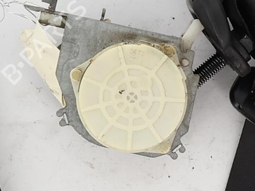 front-right-seatbelt-renault-trafic-iii-van-fg_-2014-33715989 main image