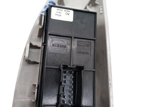 Right front window switch NISSAN JUKE (F15) 1.5 dCi | BP30438707I26