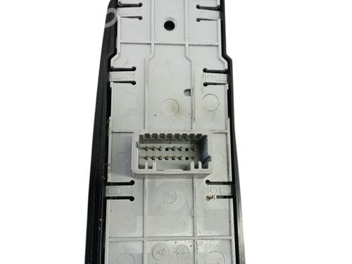 Used Left front window switch Left front window switch RENAULT MEGANE III Hatchback (BZ0/1_, B3_) 1.2 TCe (BZ2B, BZ11) (116 hp) 33028865 33028865