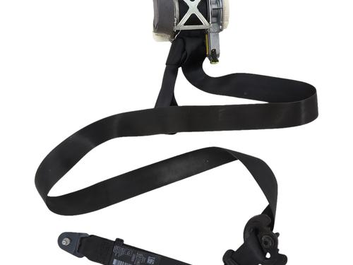 front-left-seatbelt-citroen-c4-cactus-2014-40031449 main image