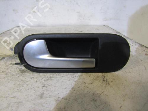 Venstre bak invendig håndtak VW GOLF PLUS V (5M1, 521) 1.9 TDI (105 hp) 25063767