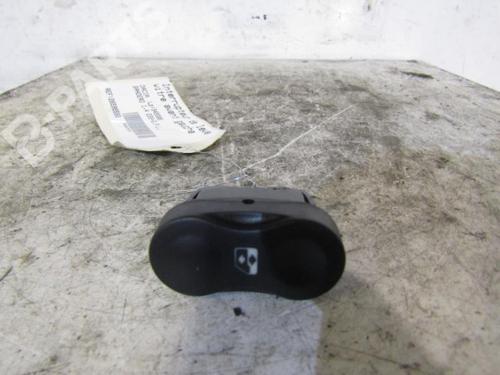 Used Left front window switch Left front window switch DACIA SANDERO 1.4 MPI LPG (72 hp) 10594888 10594888