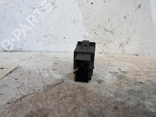 Used Warning switch Warning switch VW POLO IV (9N_, 9A_) 1.2 12V (64 hp) 25067056 25067056