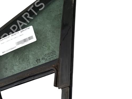 Vidro triangular frente esquerdo PEUGEOT 208 I (CA_, CC_) 1.0 VTi | BP30900584C111