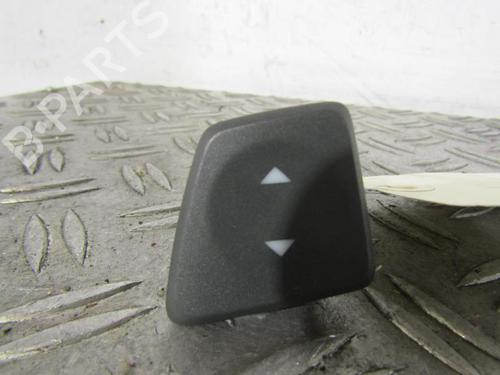 Used Right front window switch Right front window switch FIAT 500 (312_) 1.2 (312AXA1A) (69 hp) 25084313 25084313