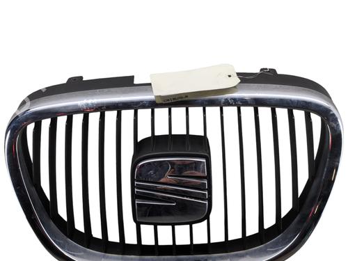 Used Grille SEAT LEON (1P1) 2.0 TDI (170 hp) 31183647