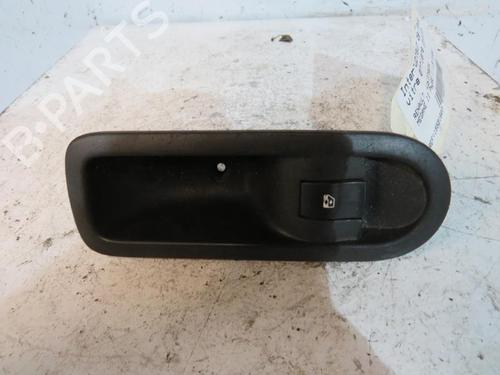 Used Left rear window switch RENAULT MEGANE II (BM0/1_, CM0/1_) [2001-2012]  25092748