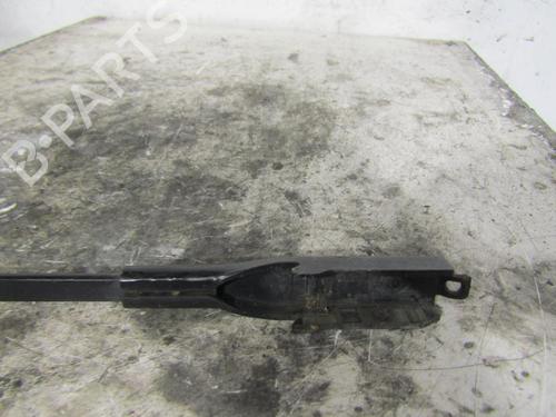 front-windshield-wiper-arm-alfa-romeo-mito-955_-2008-2009-2010-2011-2012-2013-2014-2015-2016-2017-2018-25096302 main image