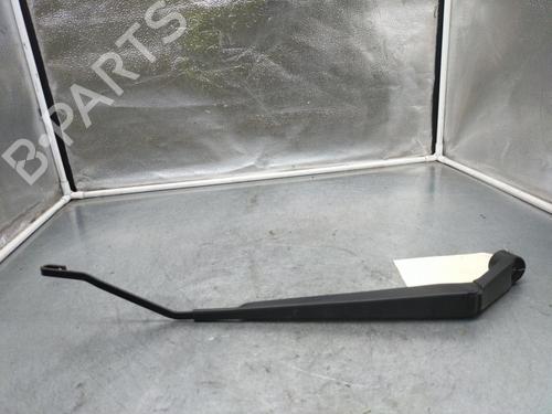 Used Front windshield wiper arm SUZUKI SWIFT IV (FZ, NZ) 1.2 (AZH412, ZC72S) (94 hp) 25088725
