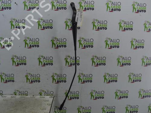 Used Front windshield wiper arm OPEL CORSA D (S07) 1.3 CDTI (L08, L68) (75 hp) 25071376