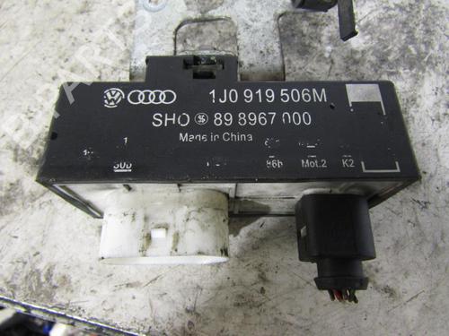 Used Electronic module Electronic module SEAT IBIZA IV (6J5, 6P1) 1.4 TDI (80 hp) 25078606 25078606