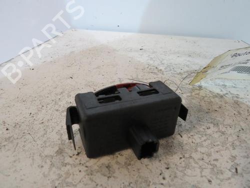 Used Warning switch Warning switch RENAULT TWINGO II (CN0_) 1.2 (CN0D) (58 hp) 25086323 25086323