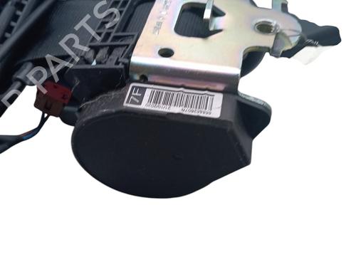 front-left-seatbelt-renault-zoe-bfm_-2012-27618435 main image