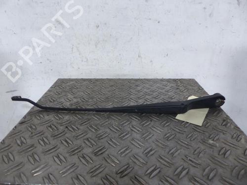 Used Front windshield wiper arm LAND ROVER FREELANDER I (L314) 2.0 DI 4x4 (98 hp) 25080340